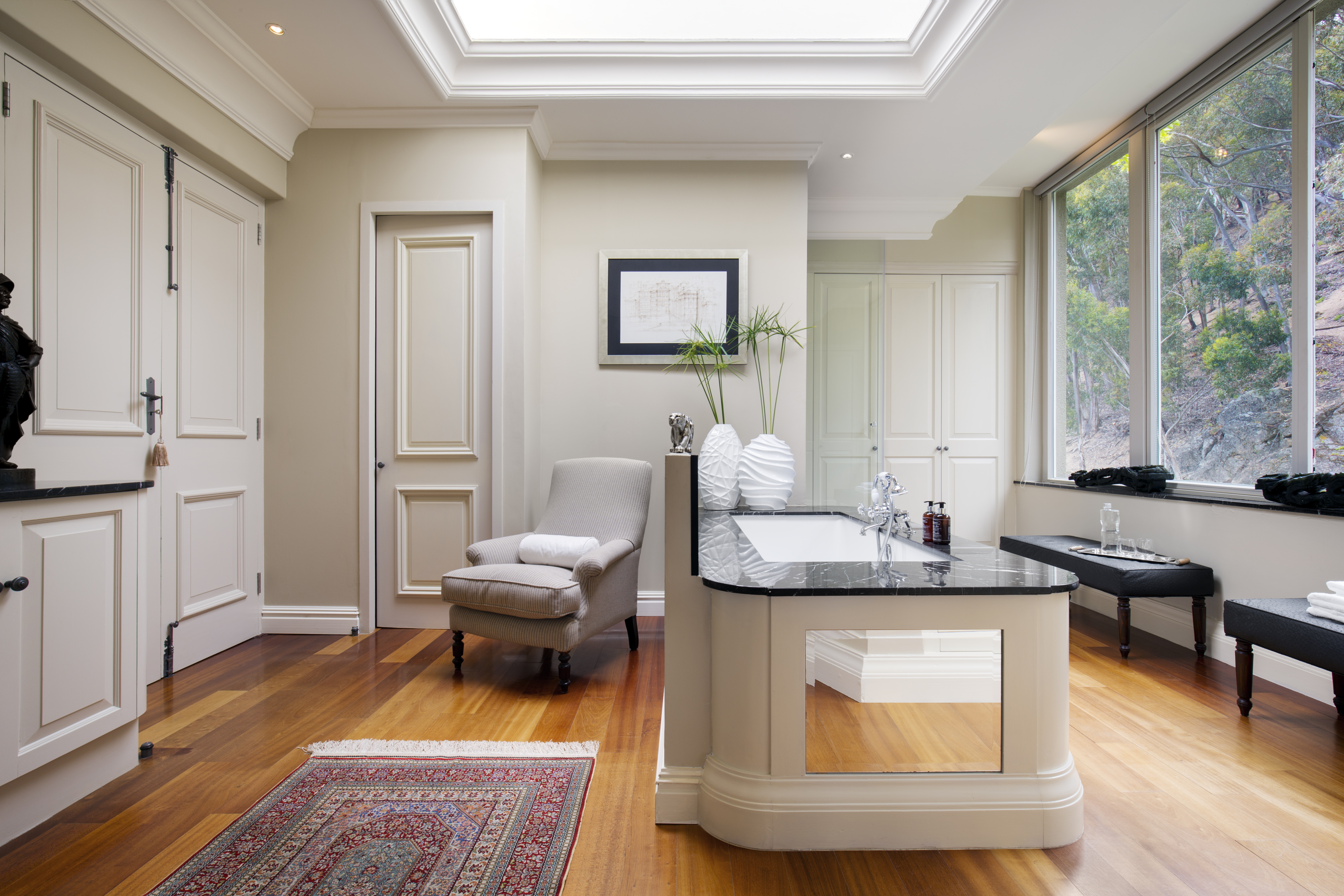 Feature Bath & Walk-In Shower with Mountain Views