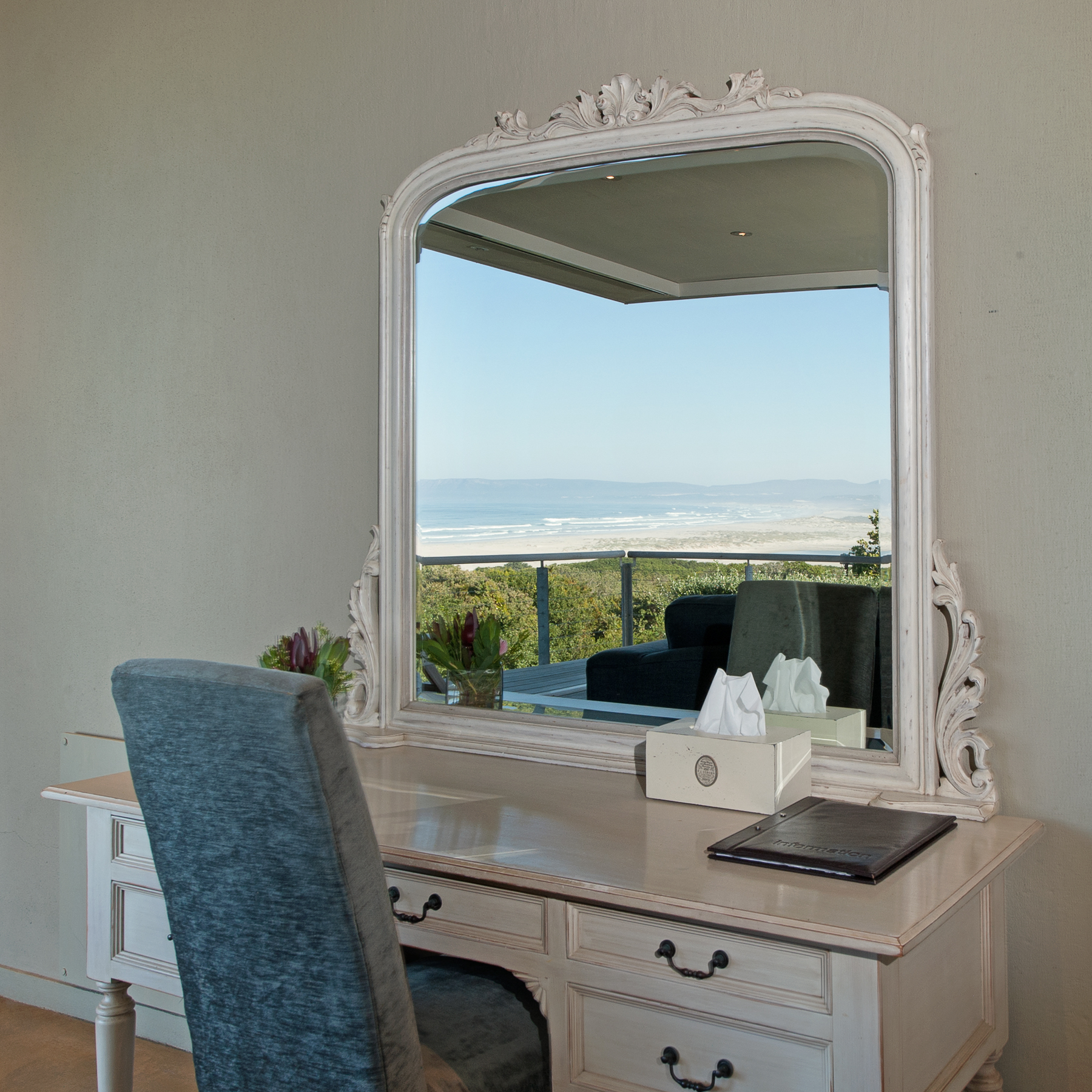 Sea view reflecting in the Dressing table of Southern right suite