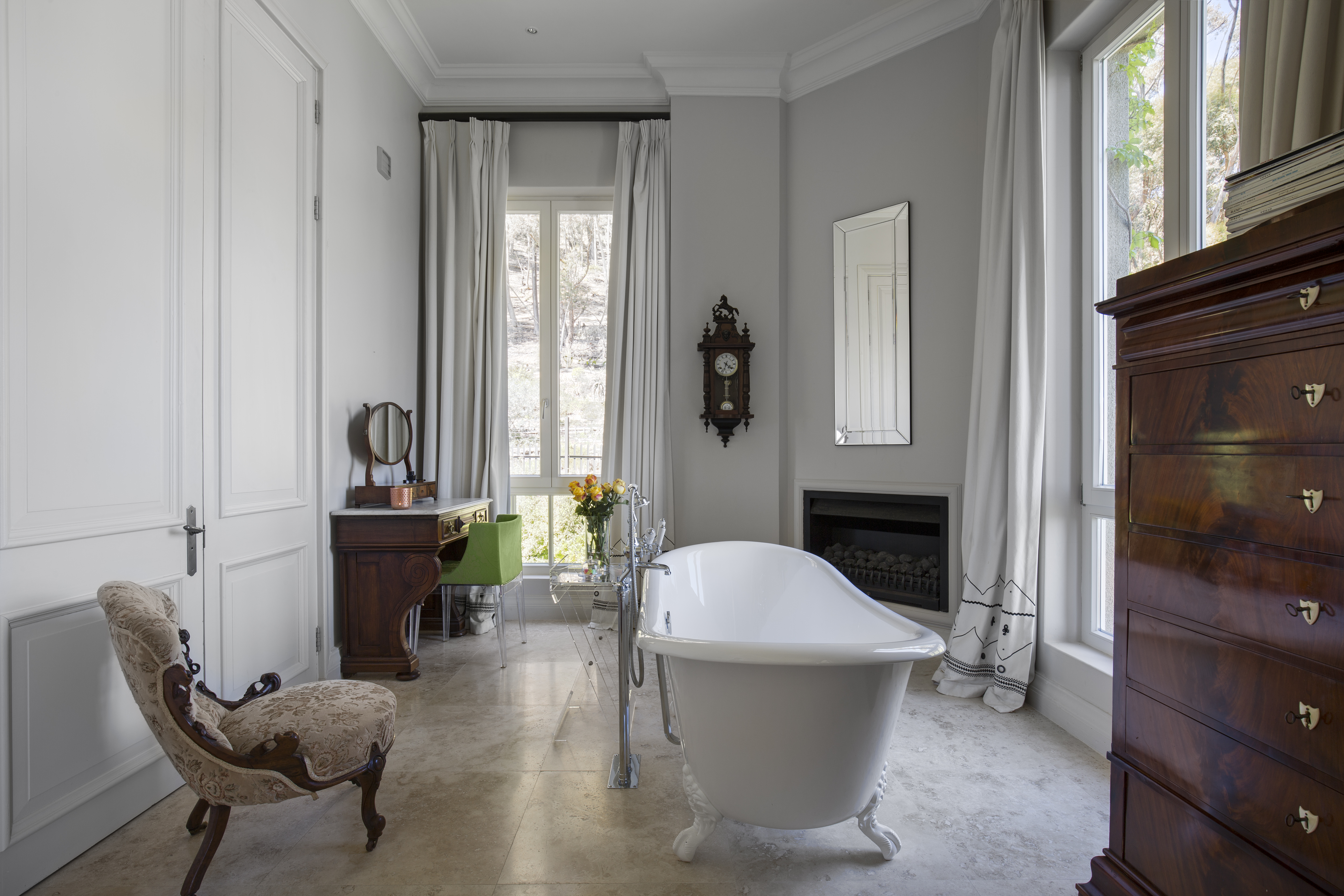 Steinway Suite Feature Bath in Bathroom