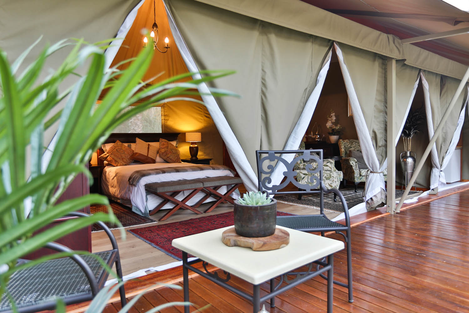 The lodge has 10 luxury tents with either twin or a conversion to a double bed. Each tent is well-positioned for ultimate privacy and seclusion.