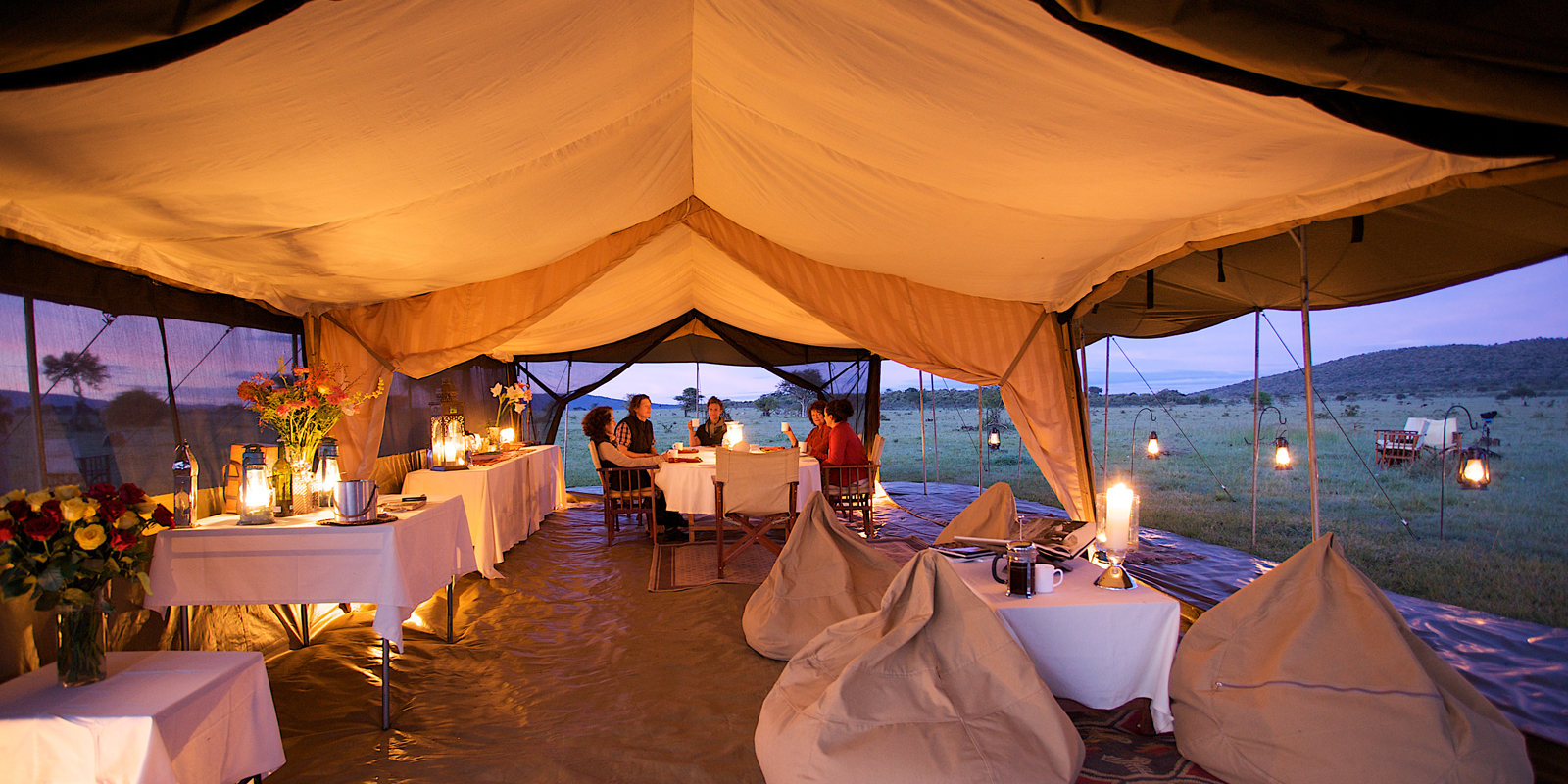 Sumptious meals served in an elegant dining room.