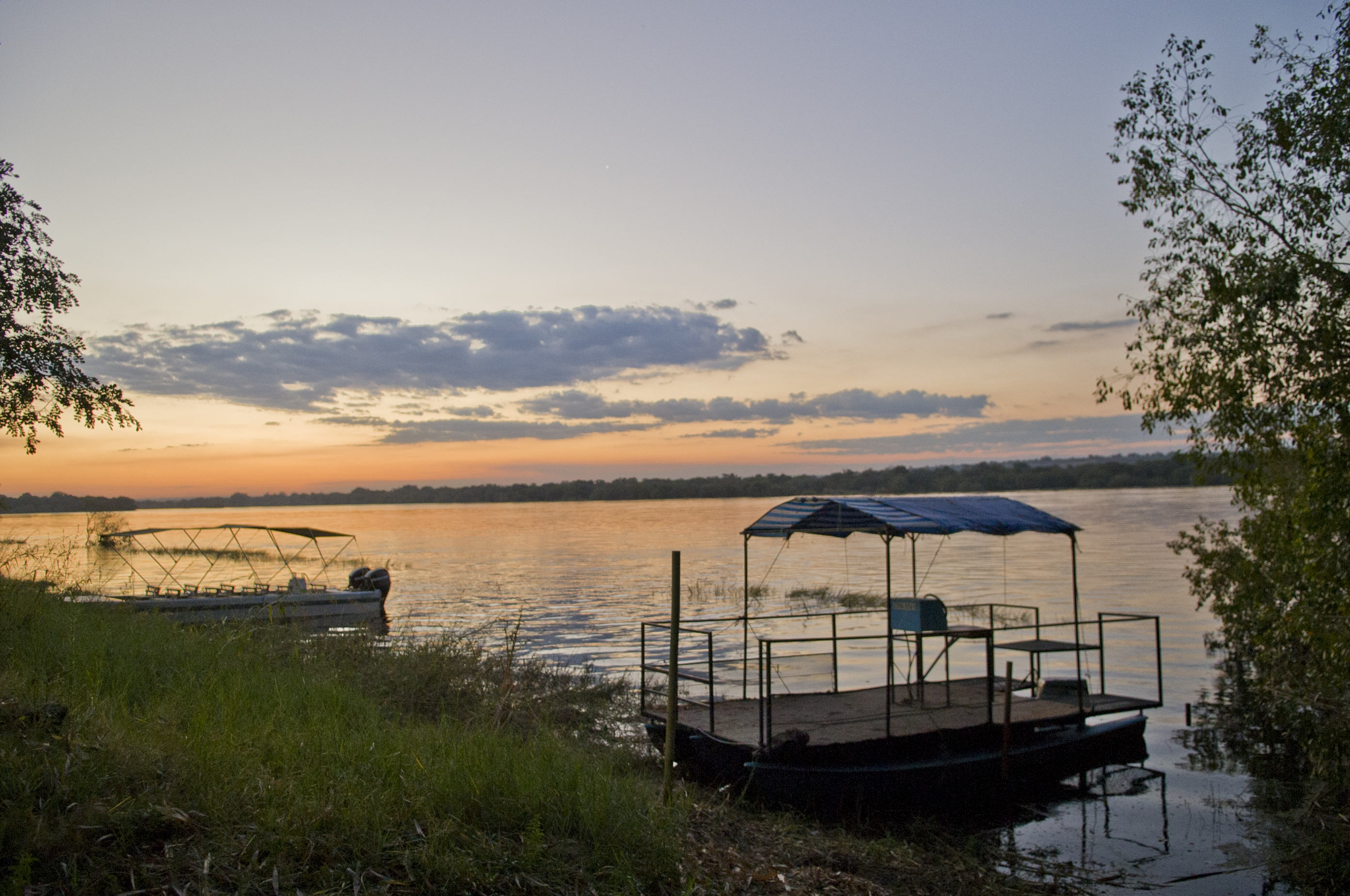 Set on the banks of the Zambezi River, this hotel is ideal for an overnight stay en-route to the many tourist destinations in the area.