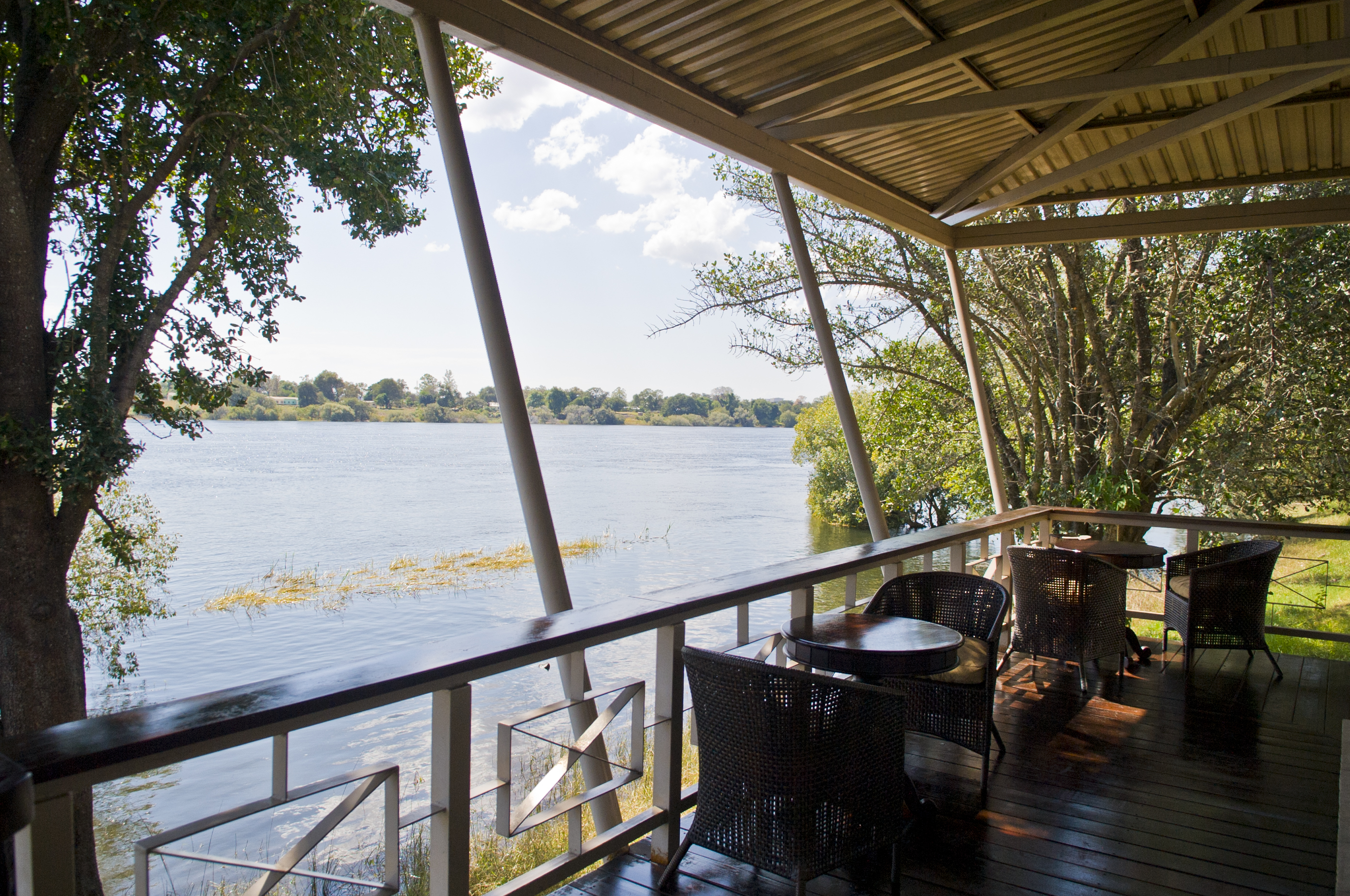 Our restaurant and bar offer the perfect places to take a break and soak up the beauty of the hotel’s natural surroundings. 
