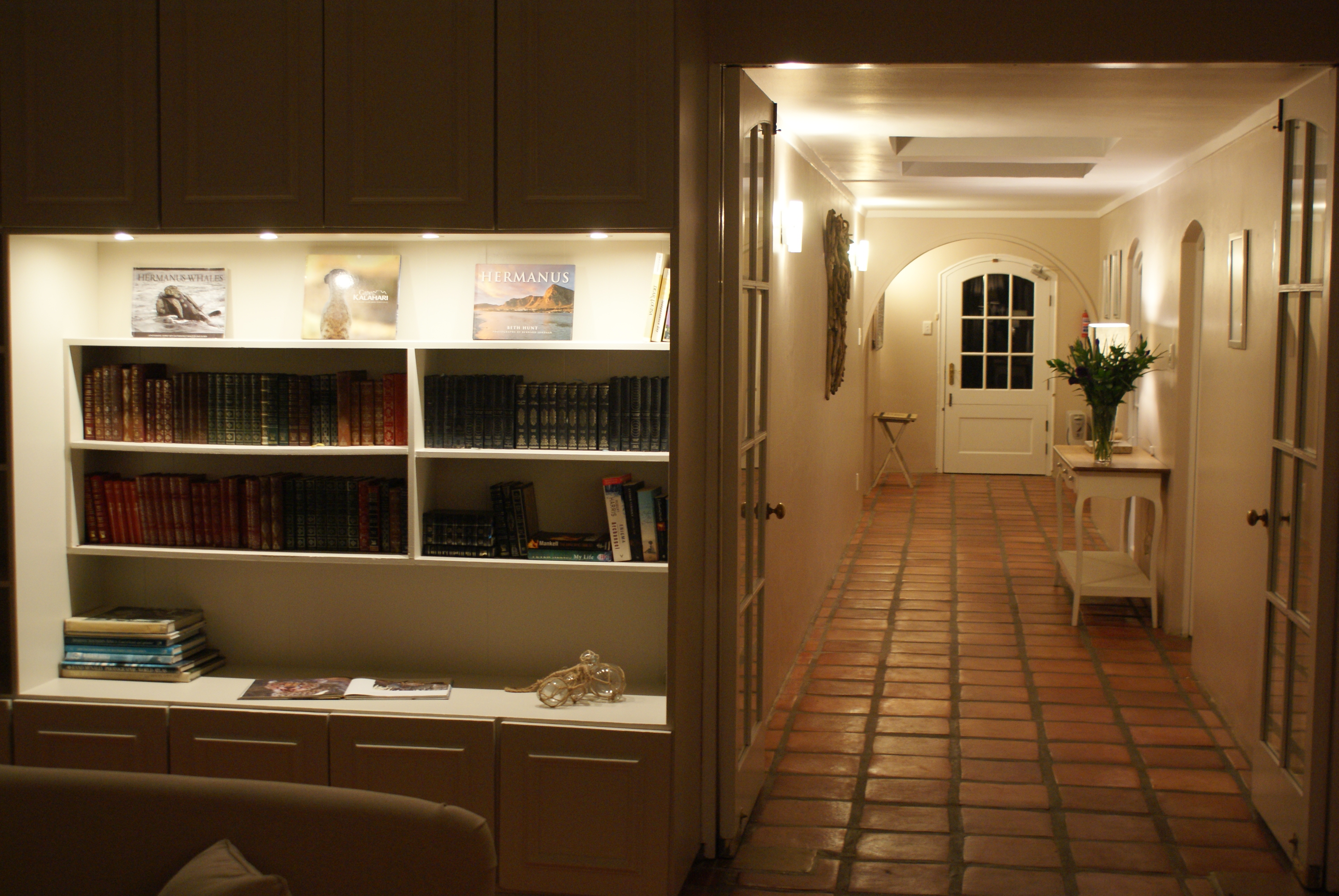 Passage & Library Lounge