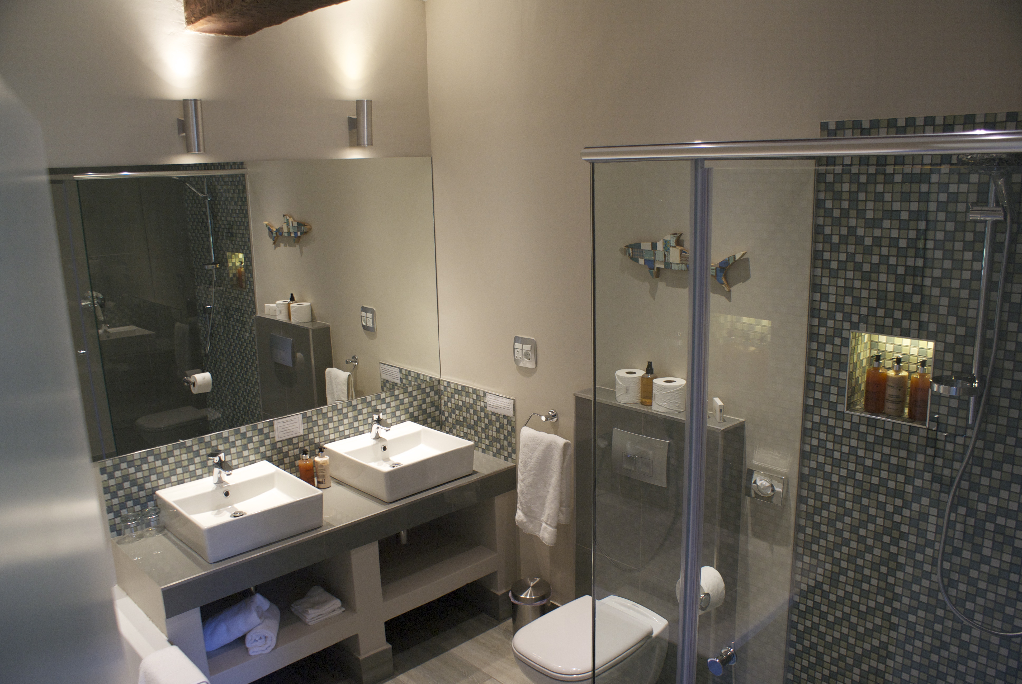 Garden Suite, No. 3, Bathroom ensuite