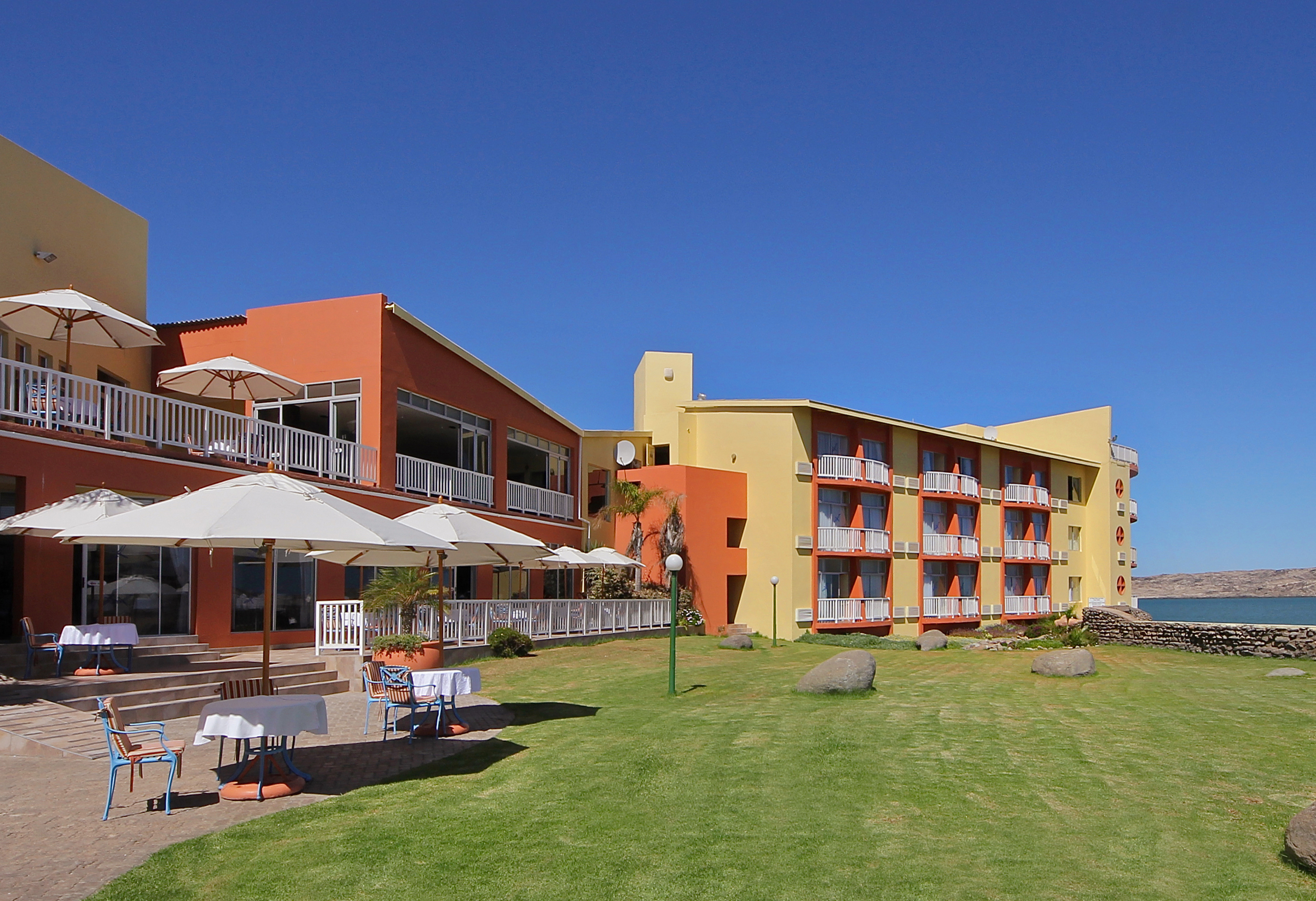 FRONT GARDENS OVERLOOKING SEA & JETTY