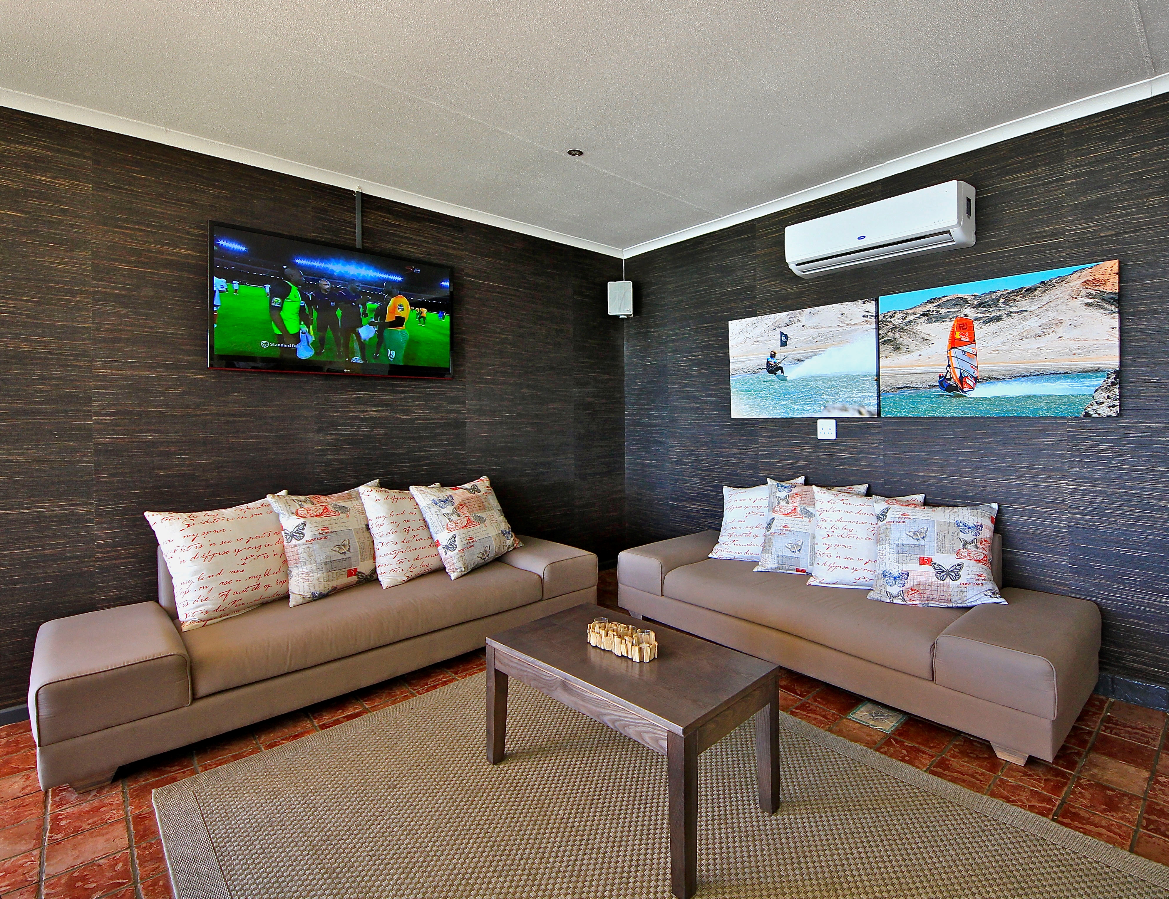 CRAYFISH BAR & LOUNGE