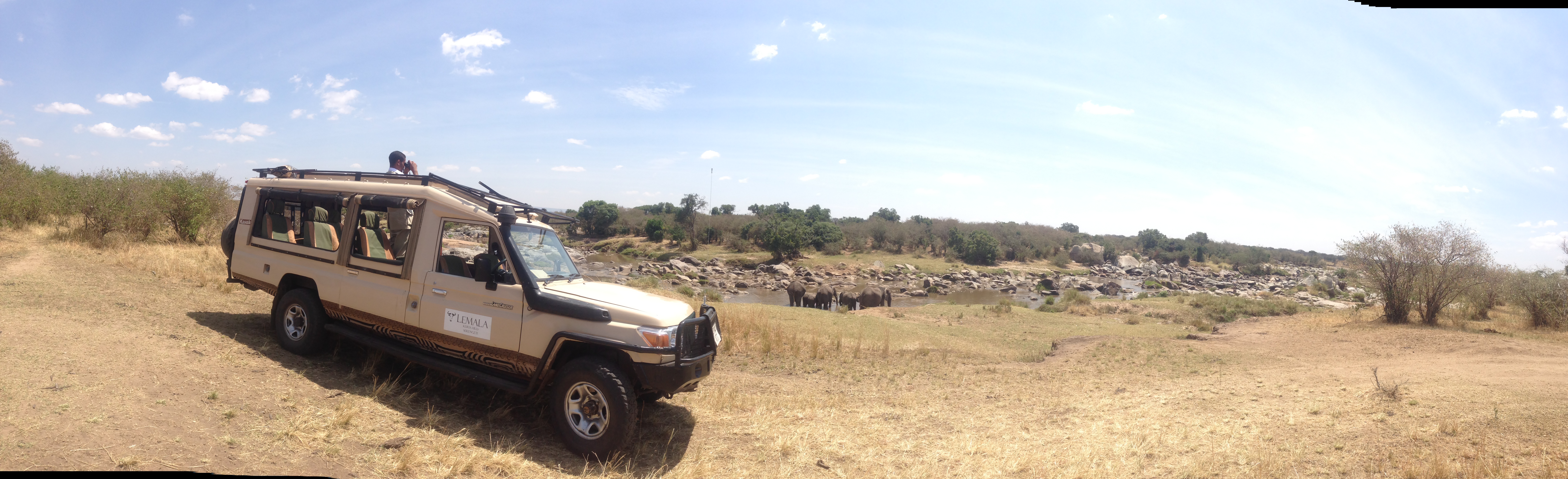 Open side game drive vehicles