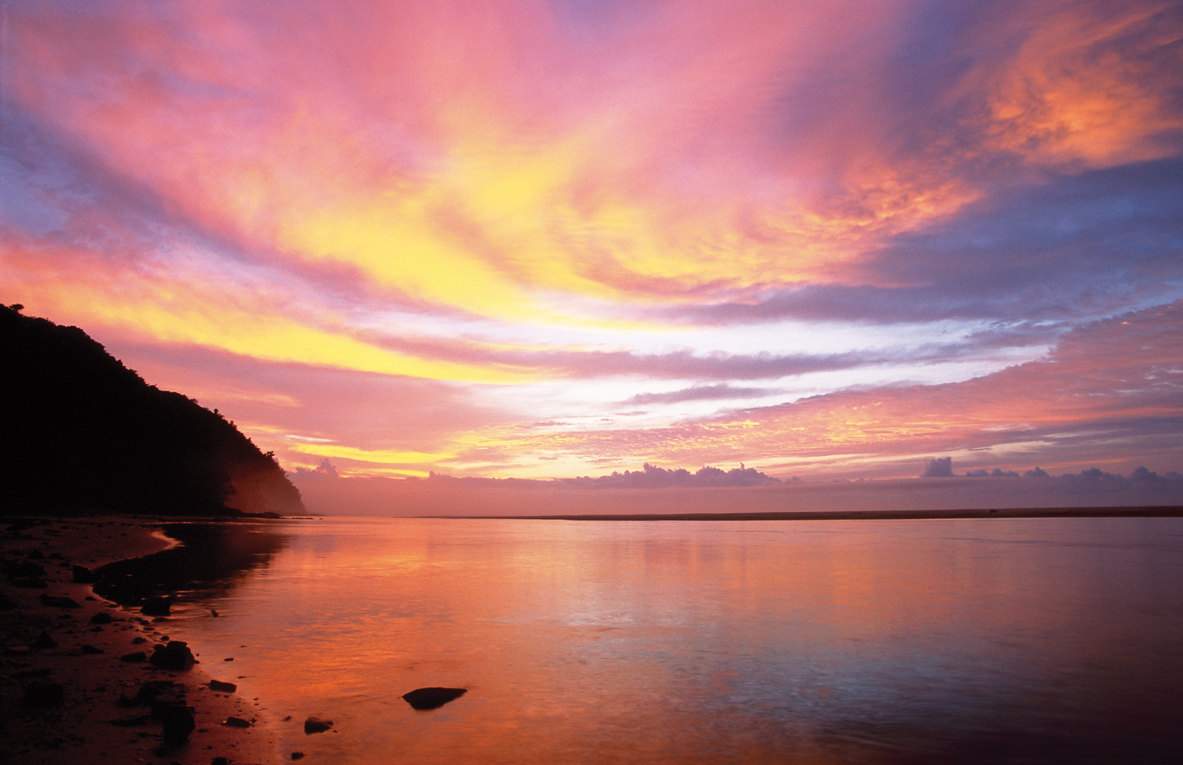 Perfect sundowner time and beautiful sunset cruises offered