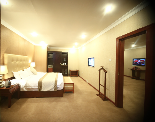 Bed size 1.8x2 meter. Complimentary Breakfast, WiFi Internet, Steam, Sauna and GYM