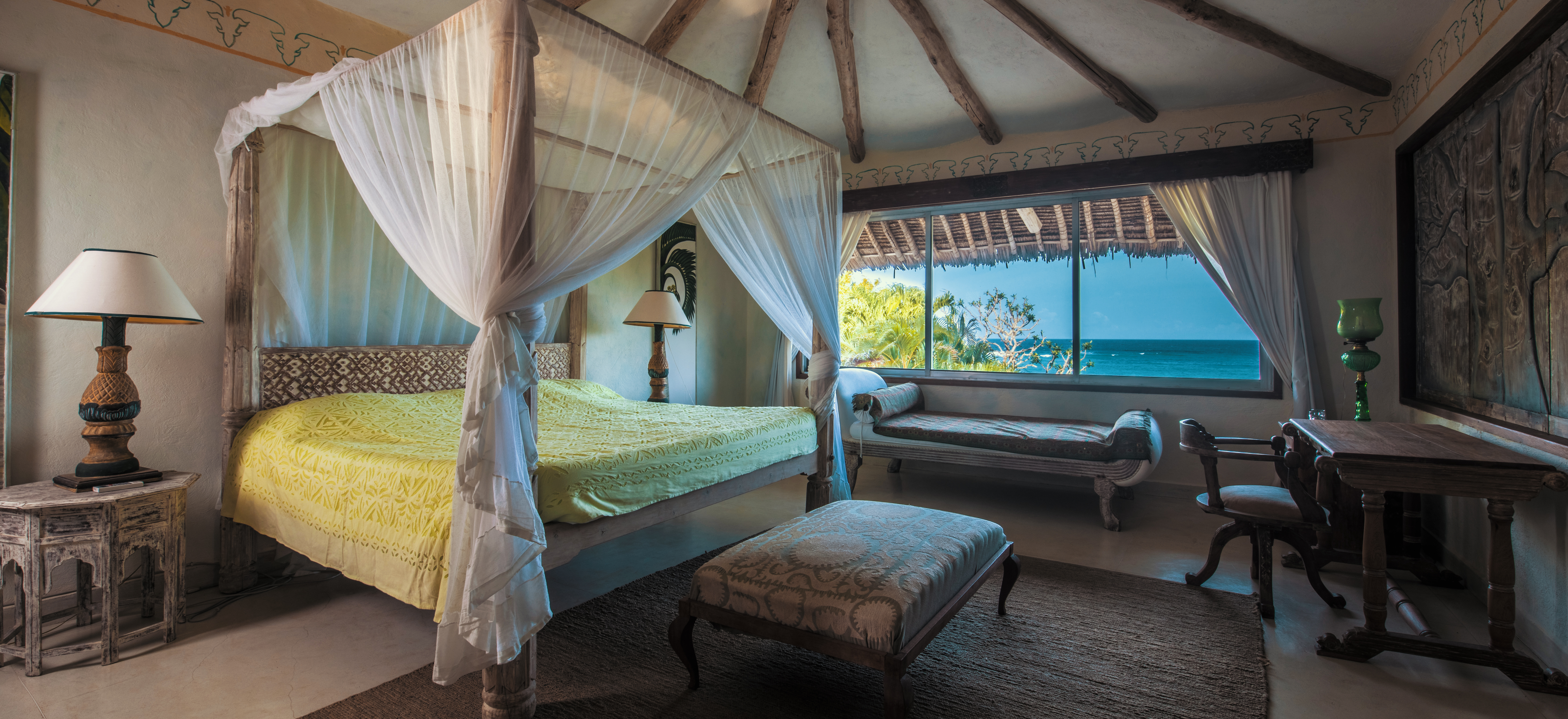 Green room with a view of the Indian Ocean 