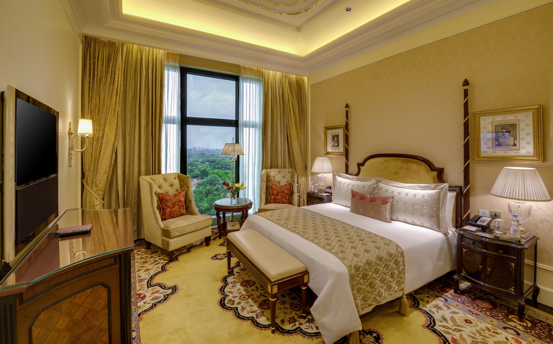 Articulating the grand Indian theme of floor-to-ceiling columns and regal arches, this 1,090 sq ft (101 sq mt), two-bay suite located on the ninth floor of the hotel is a luxury haven waiting to be experienced. 