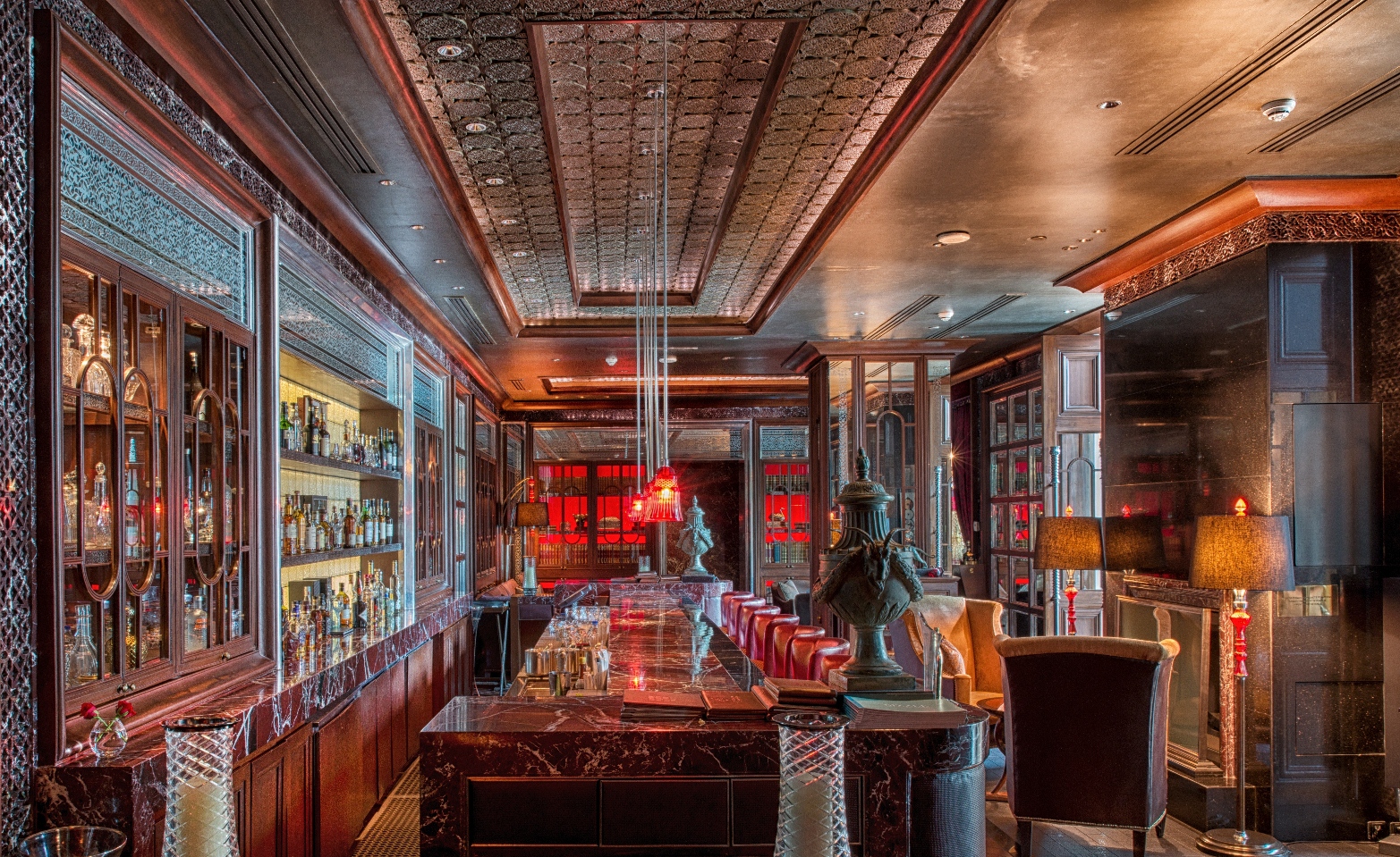 Walk into The Library Bar, set on a terrace surrounded by water walls and fire-torches, and add a round of cheer to life. Choose from an exhaustive and award-winning range of 540 wine and champagne labels, 172 brands of single malts and premium whiskies, and light up the finest cigars as you host your most innovative cocktail and business parties and social rendezvous.