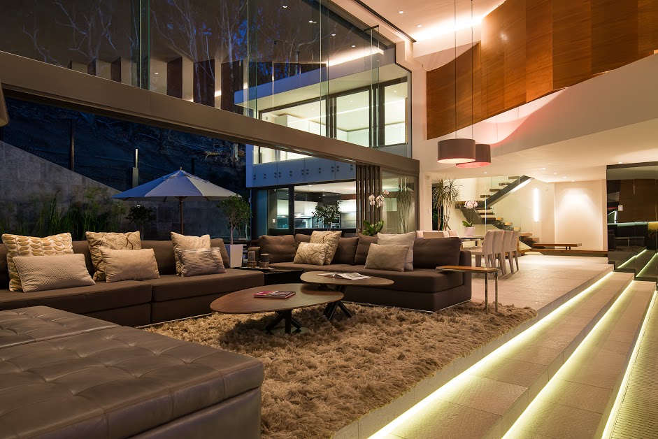 Designed by world-renowned architecture firm SAOTA, Pentagon is considered to be the new benchmark in contemporary seaside living. The villa is private and quiet with superior security, offers incredible unobstructed sea views and luxurious design, all in a highly desirable location.