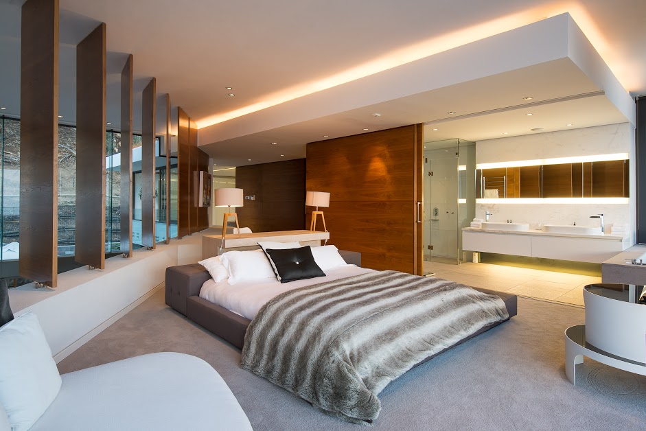 Designed by world-renowned architecture firm SAOTA, Pentagon is considered to be the new benchmark in contemporary seaside living. The villa is private and quiet with superior security, offers incredible unobstructed sea views and luxurious design, all in a highly desirable location.