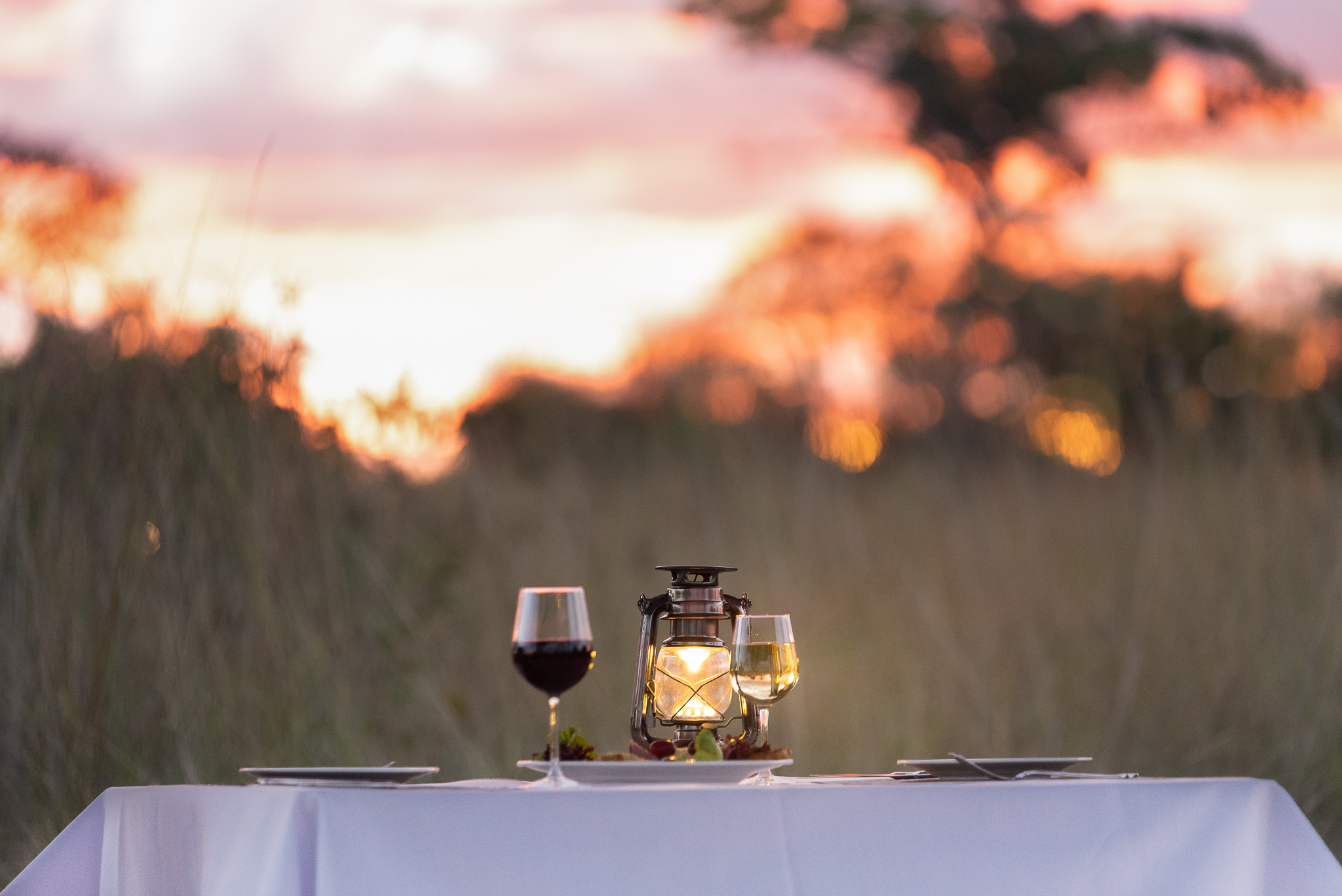 Sundowner with wine and cheese