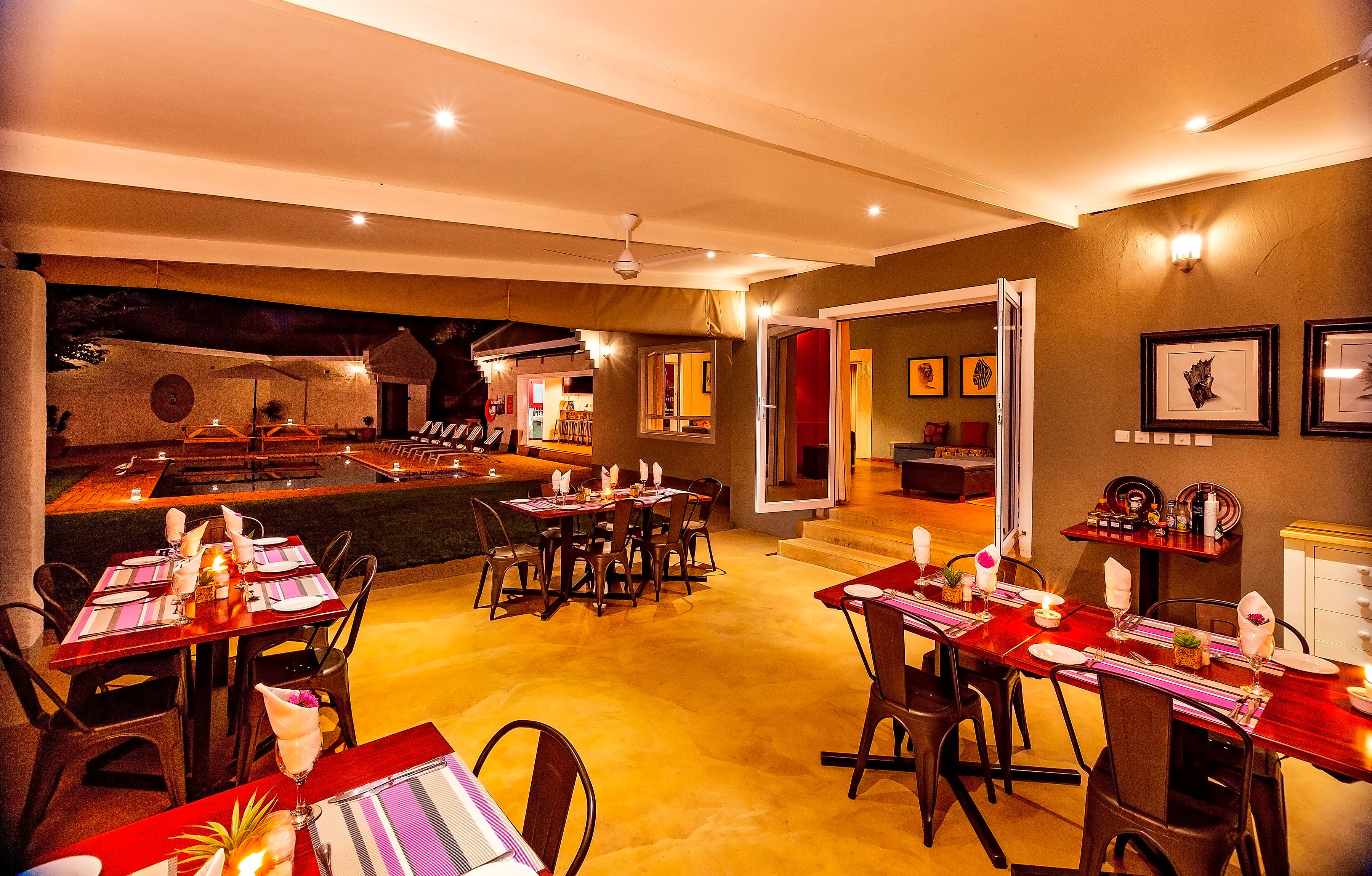 At PheZulu Guest Lodge, all rates include a Full English Breakfast, so guests are encouraged to join us for breakfast in the mornings. Lunch and dinner also available on request.