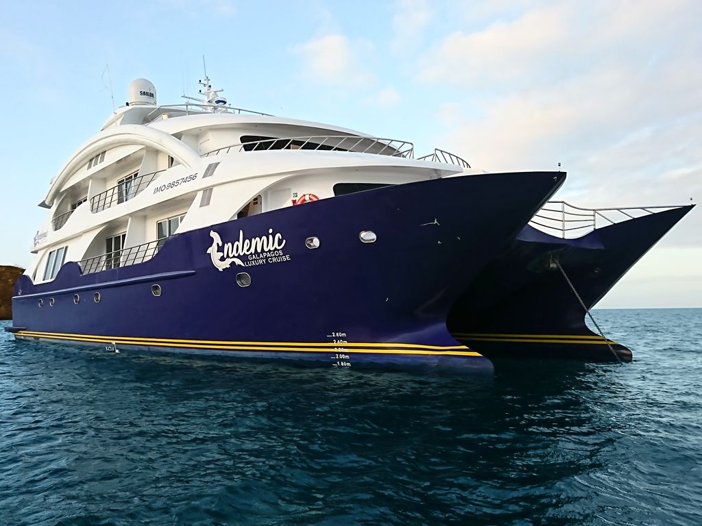 M/C Endemic, Isla Santa Cruz | Timbuktu Travel