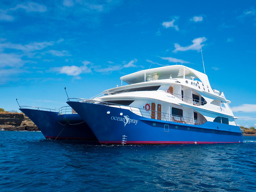 M/C Ocean Spray, Isla Santa Cruz | Timbuktu Travel