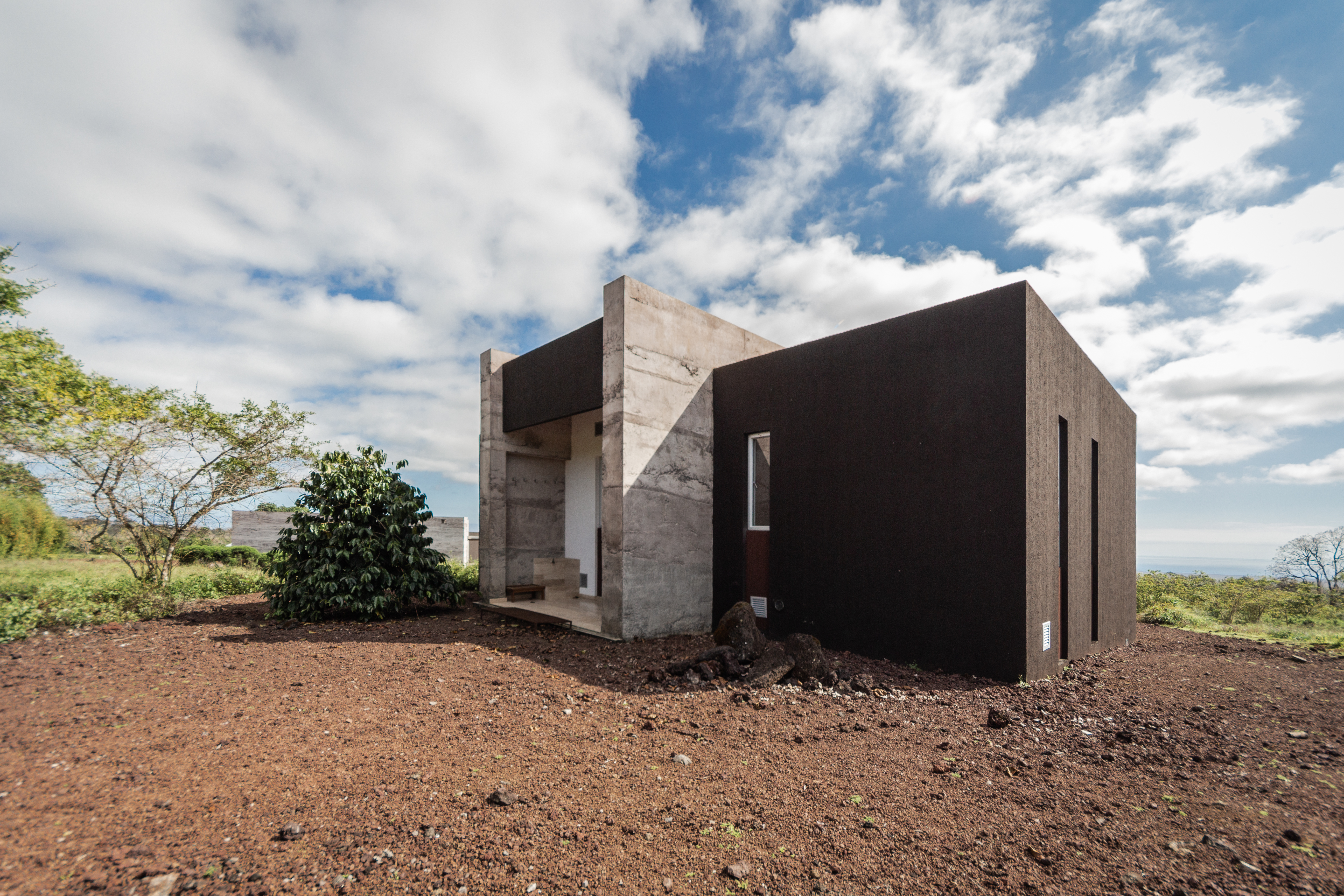 Villa Lechuza accommodates up to 4 guests in 2 bedrooms