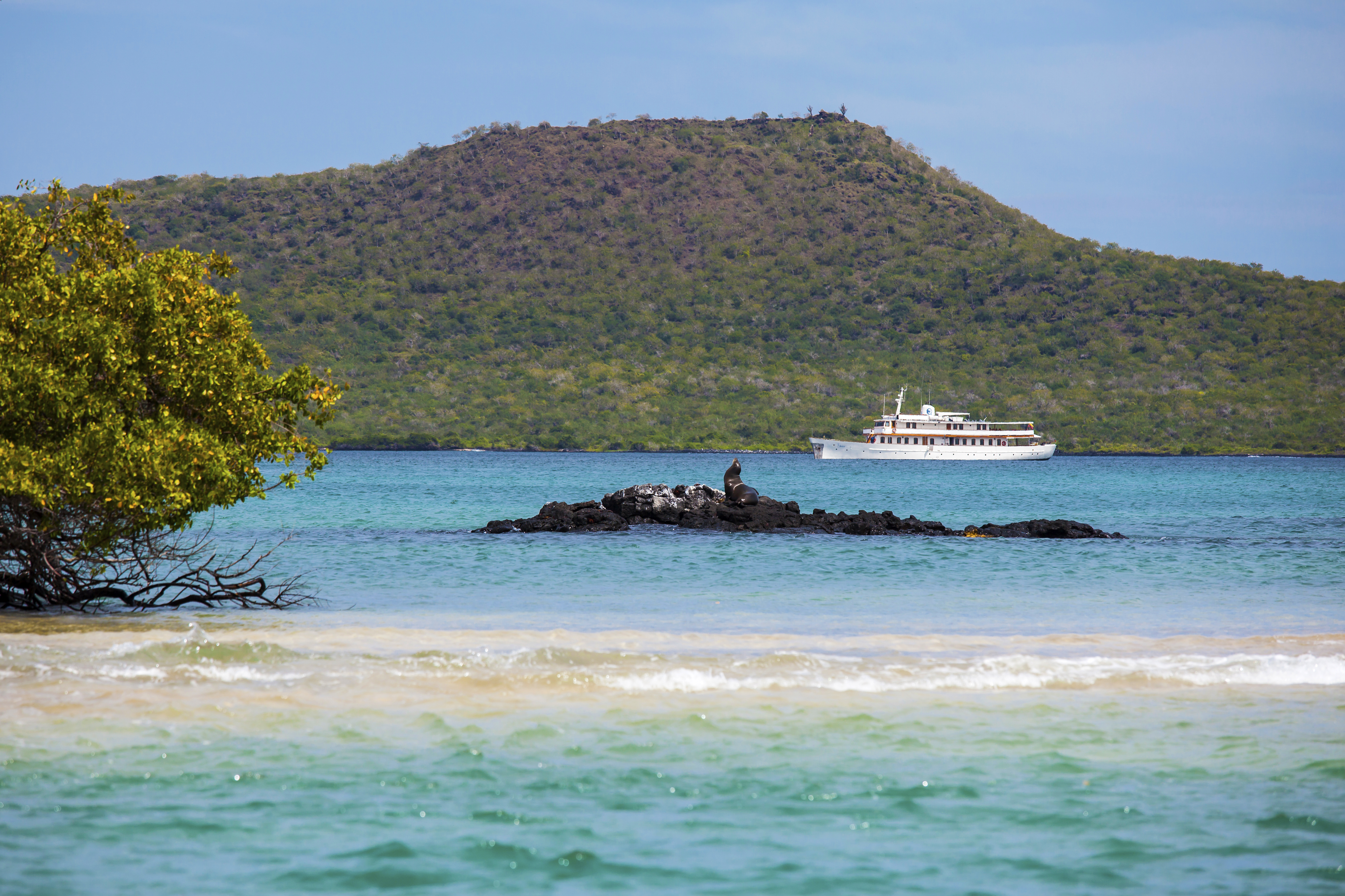 M/Y Grace at Baroness Point