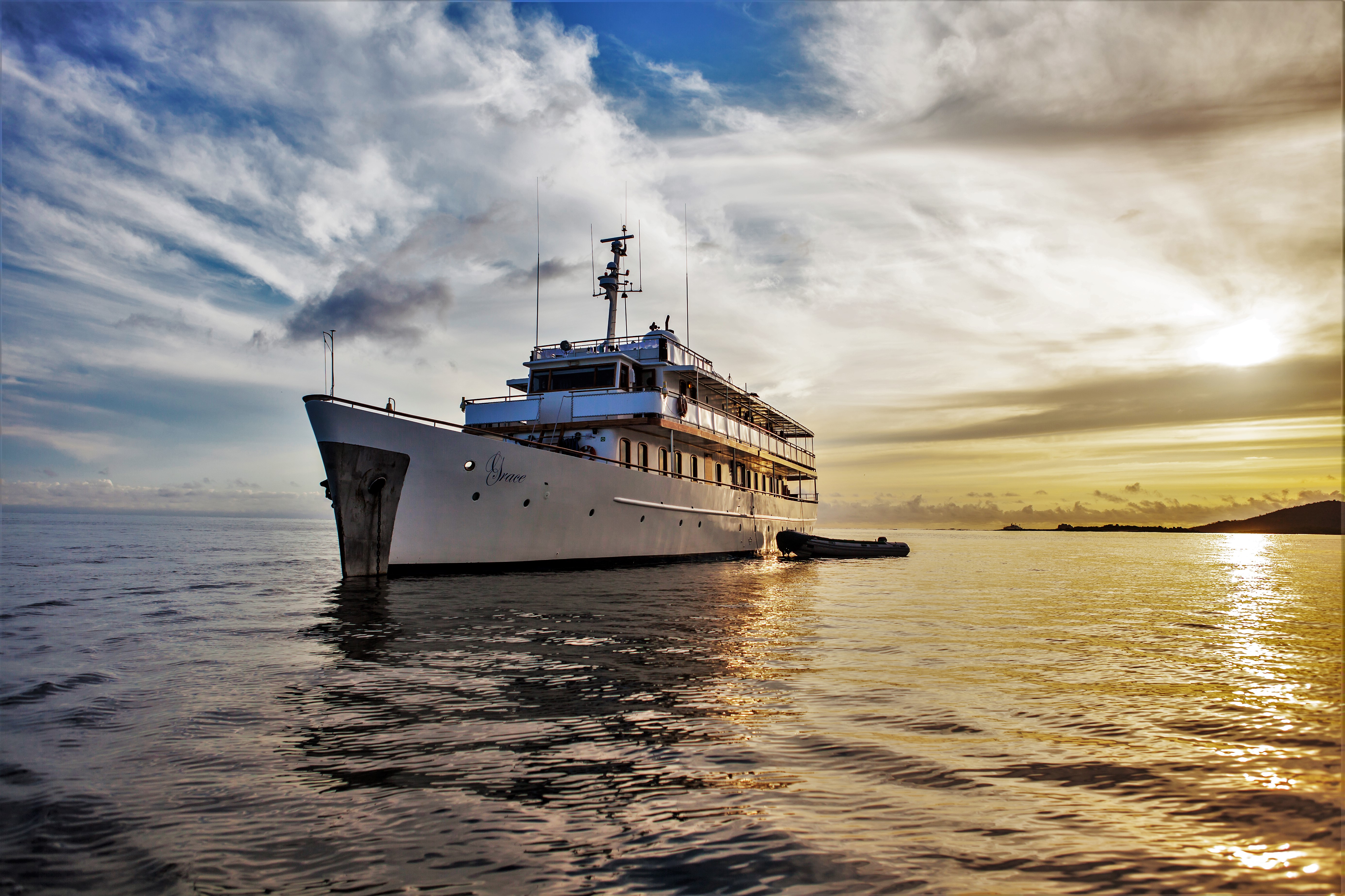 M/Y Grace, Isla Santa Cruz | Timbuktu Travel