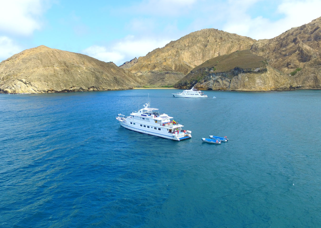 M/Y Coral I & II, Isla Santa Cruz | Timbuktu Travel
