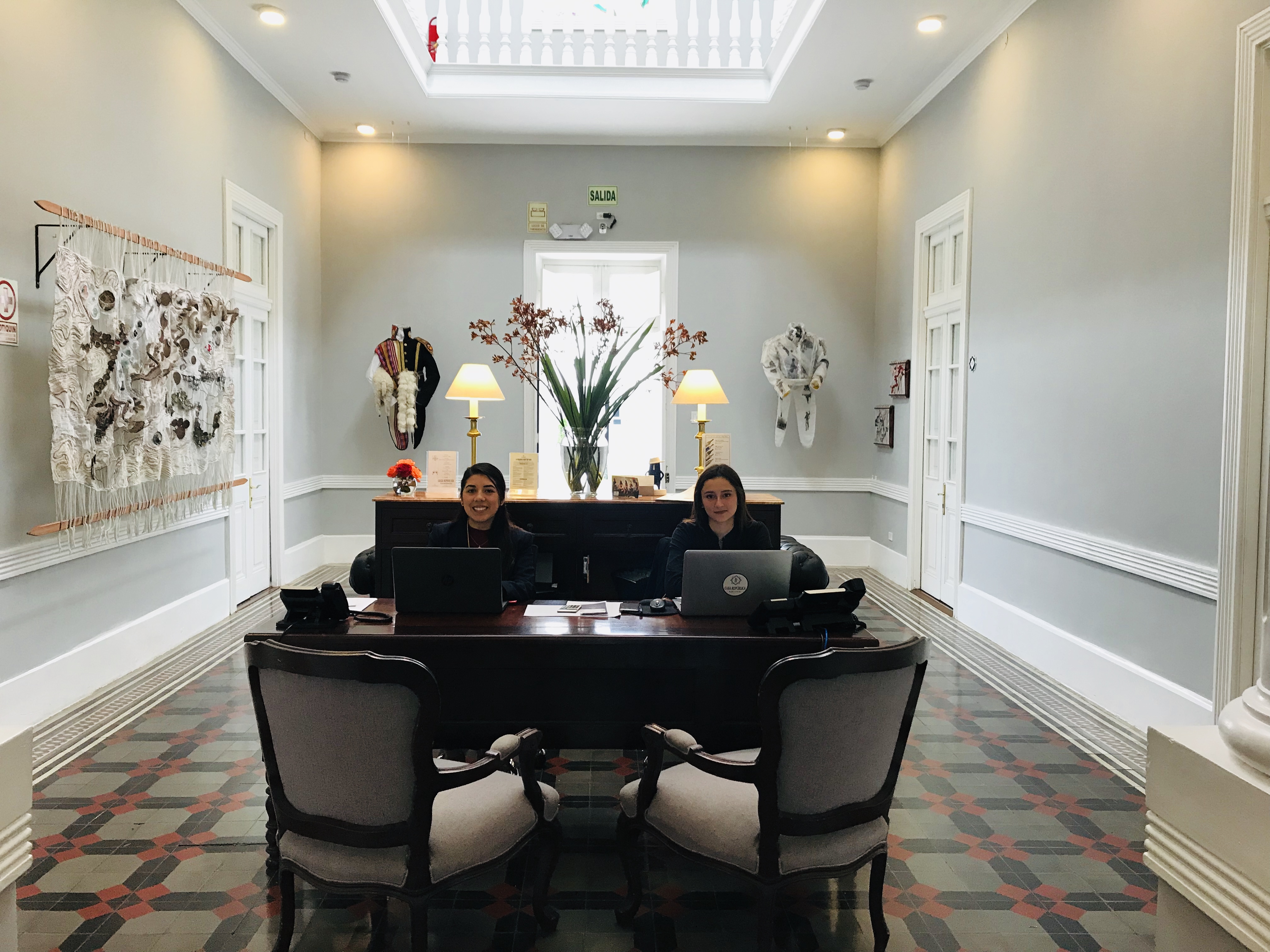 MAIN HOUSE RECEPTION DESK