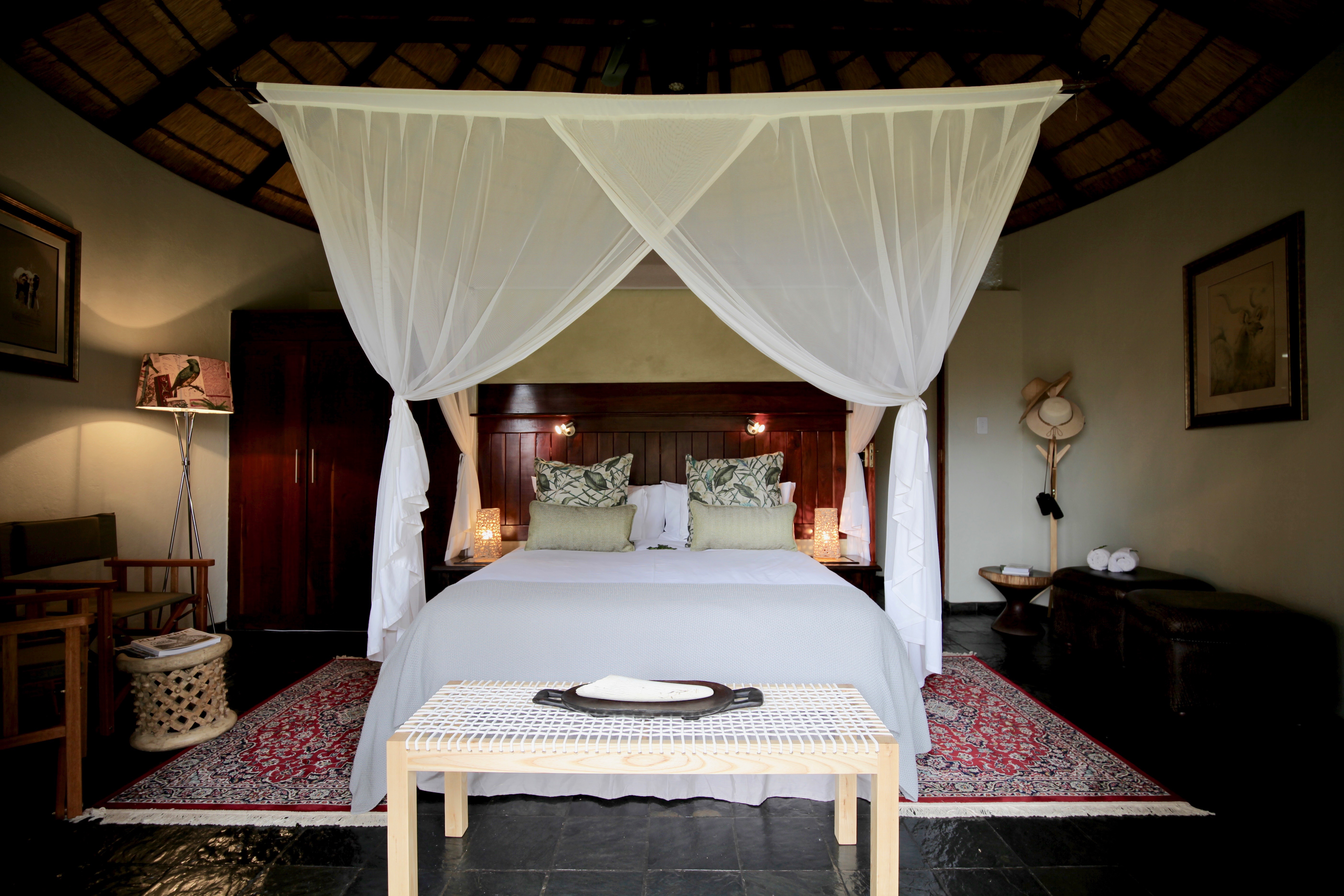 Rondavel set with King Bed, mosquito net and luxury linens 