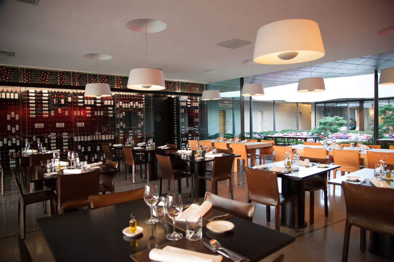 Milla Milla offers a menu which changes daily and takes guests through a culinary journey imagined by Chef Acuña Bravo, whose meals are as delicious as they are beautiful.