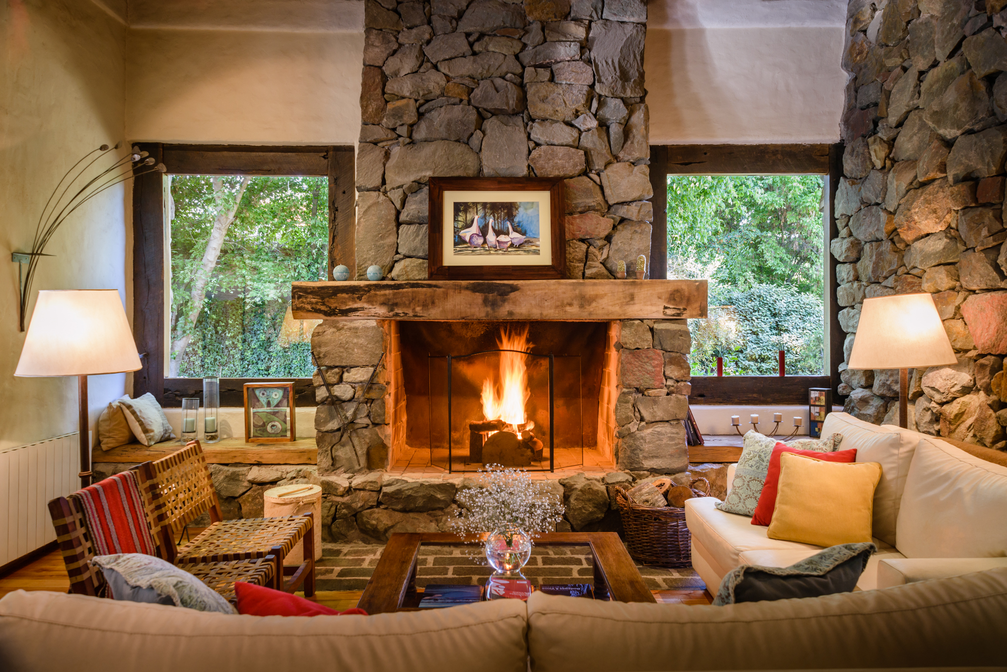 Living room with fireplace to enjoy a glass of wine
