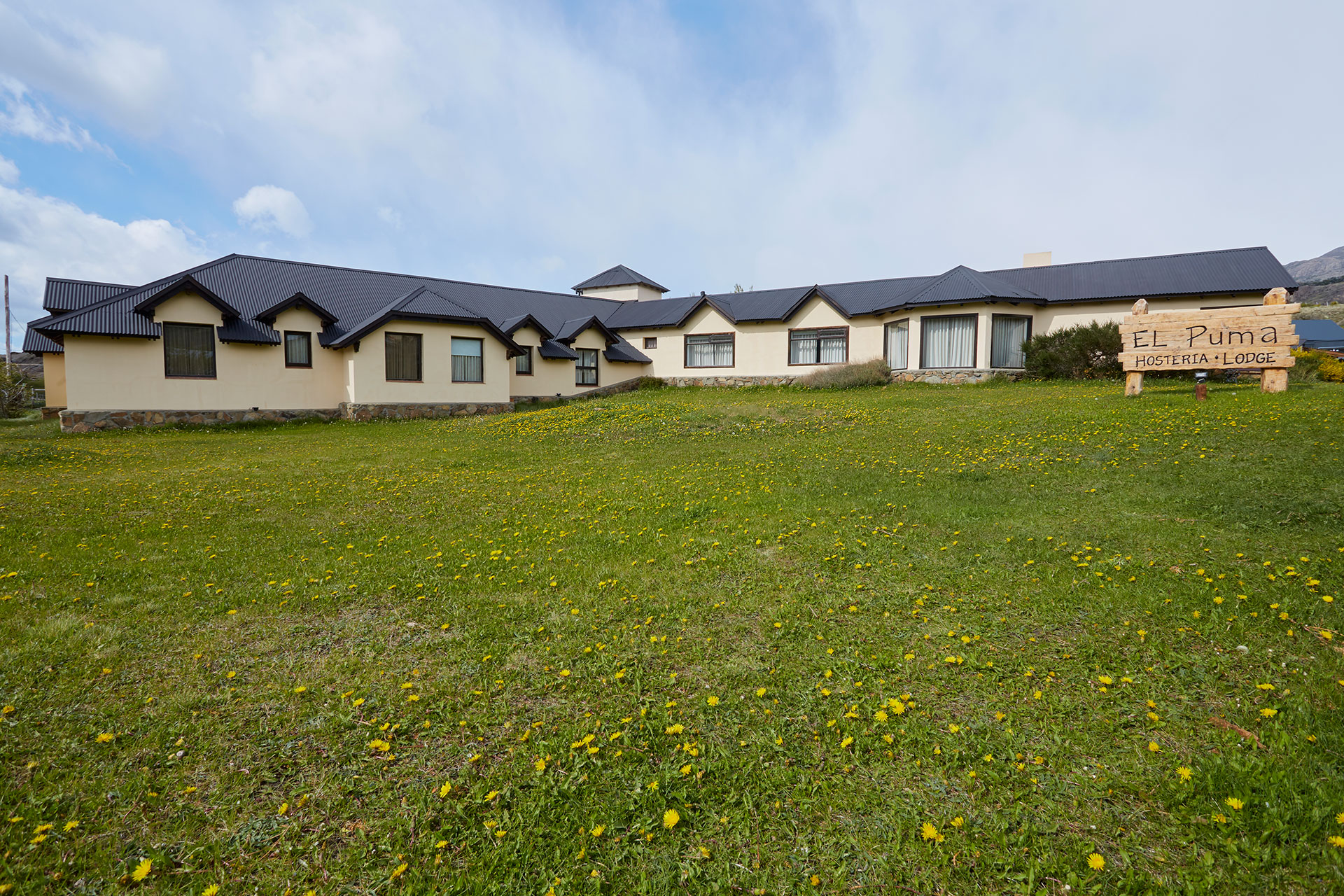 En el corazón de El Chaltén a pocos metros de los senderos mas emblemáticos.