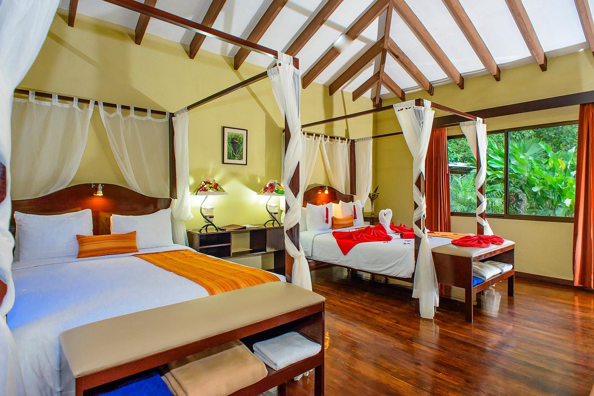 Manatus Lodge, Tortuguero | Timbuktu Travel