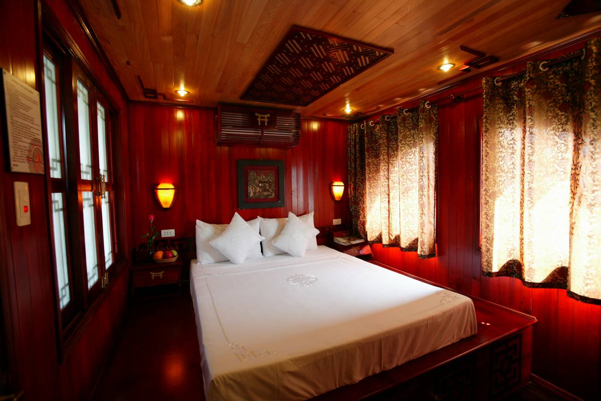 L'Amour Junk Sailboat, Halong Bay | Timbuktu Travel