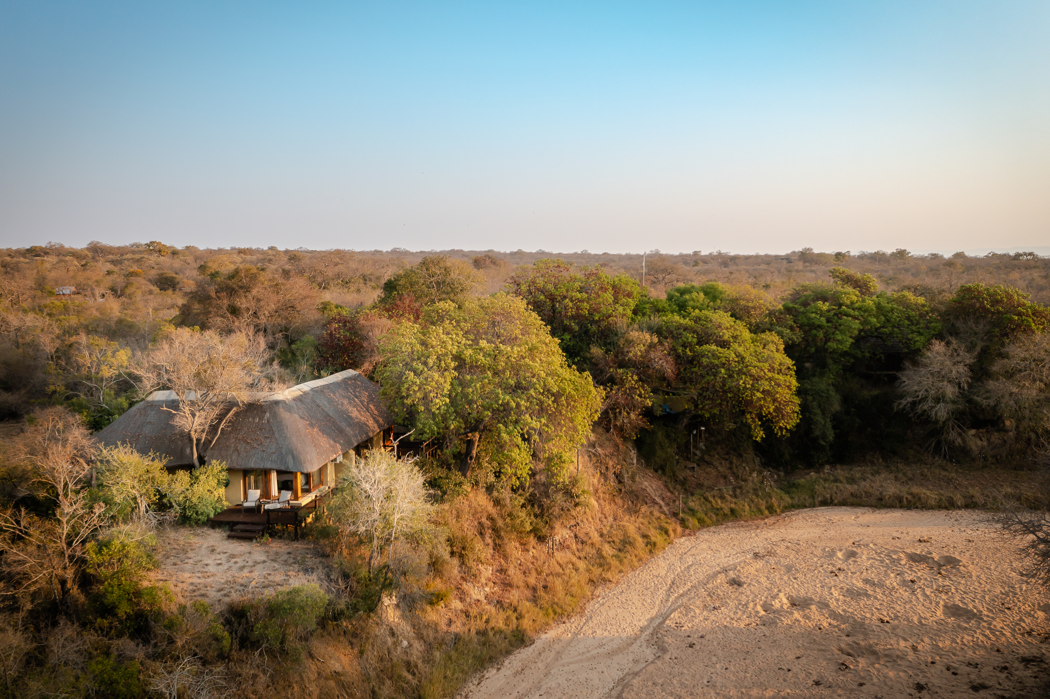 Shimungwe lodge, Thornybush | Timbuktu Travel