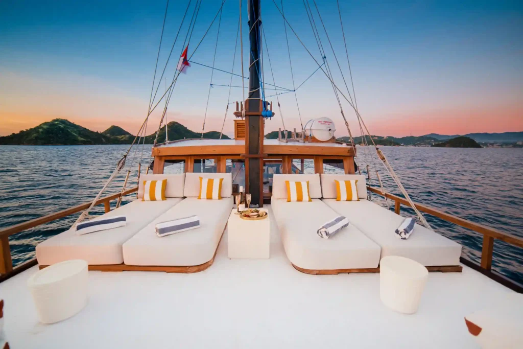 Samara ii, Komodo | Timbuktu Travel