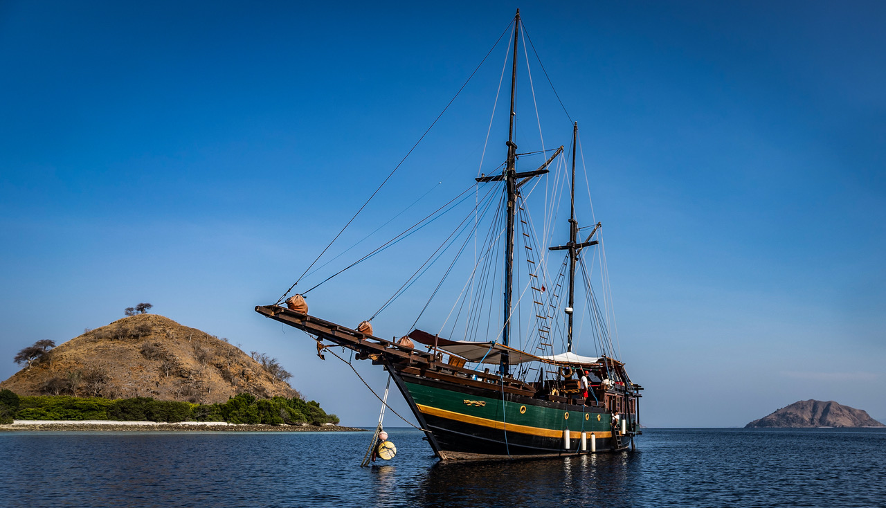 Ananda Luxury Cruise, Komodo | Timbuktu Travel