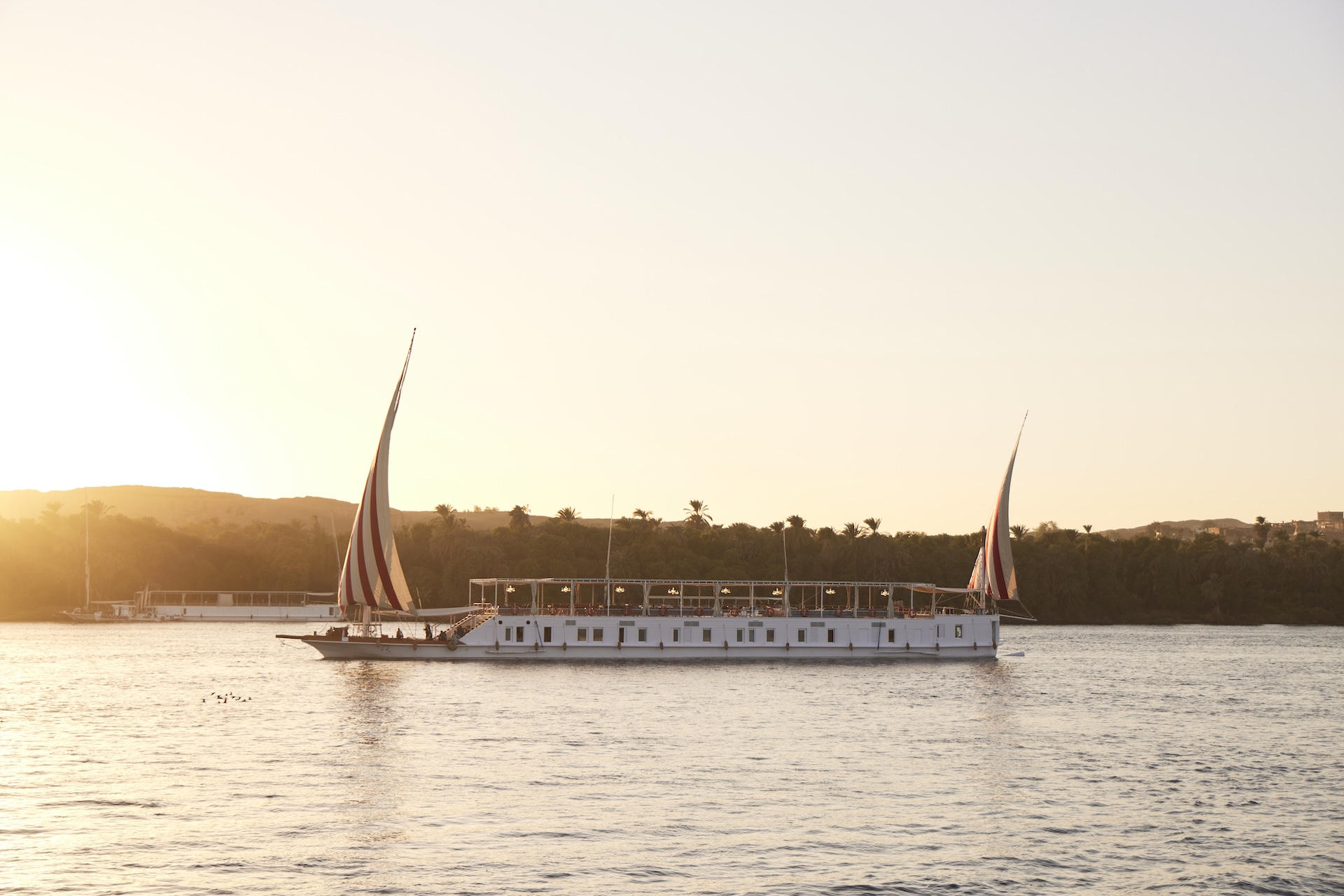 Poppee - Nour El Nil , The Nile  | Timbuktu Travel