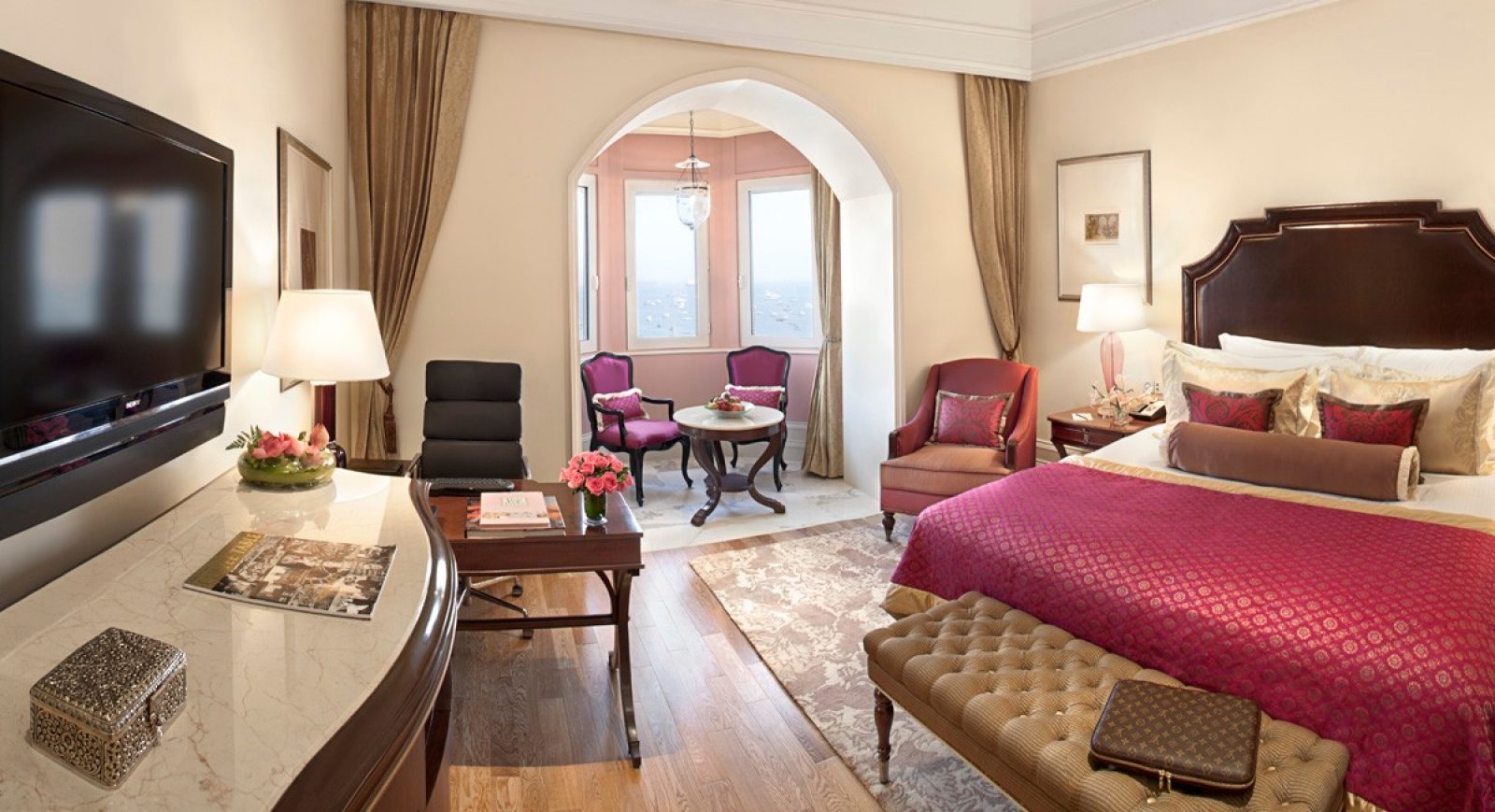  Luxury Grande City-view Room