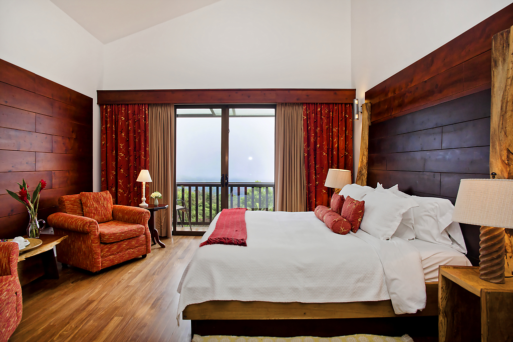 Lodge Room Volcano View Hummingbird